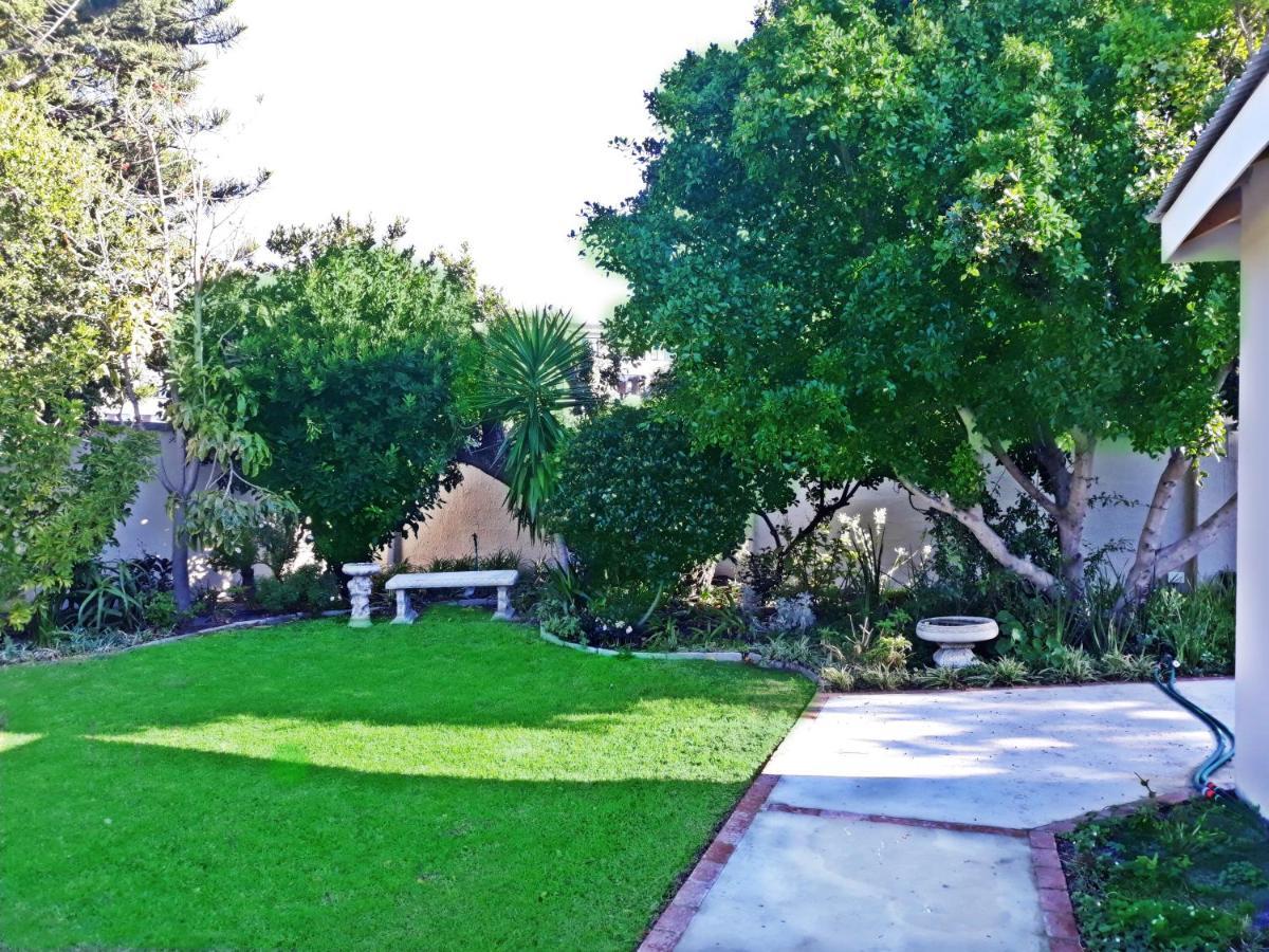 Summer House Hermanus Bagian luar foto
