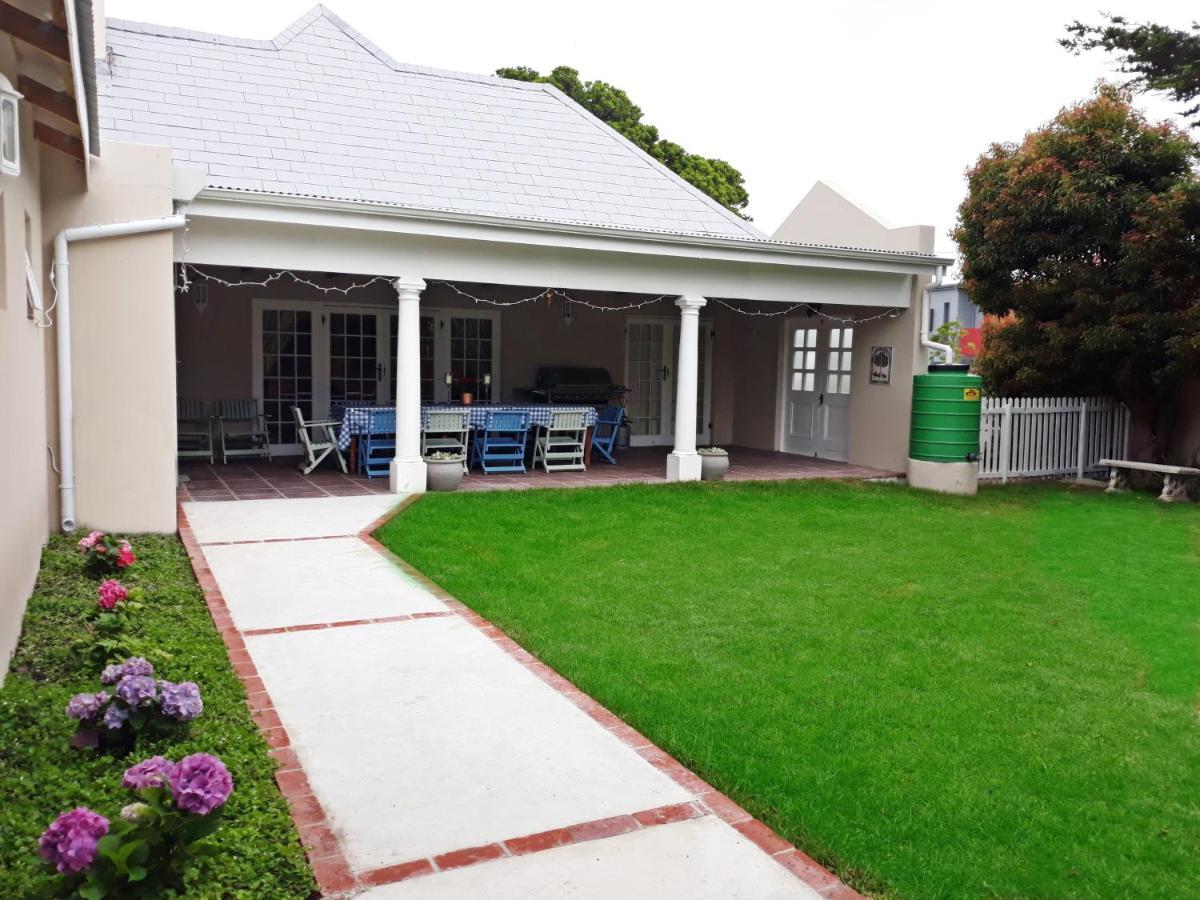 Summer House Hermanus Bagian luar foto