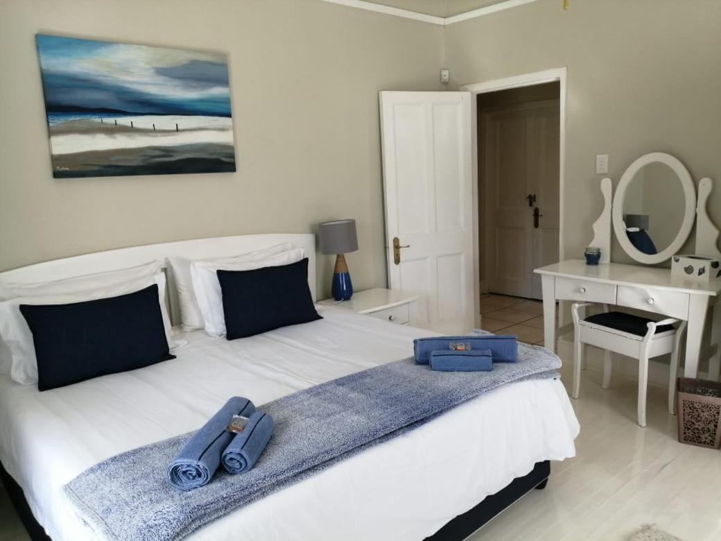 Summer House Hermanus Bagian luar foto